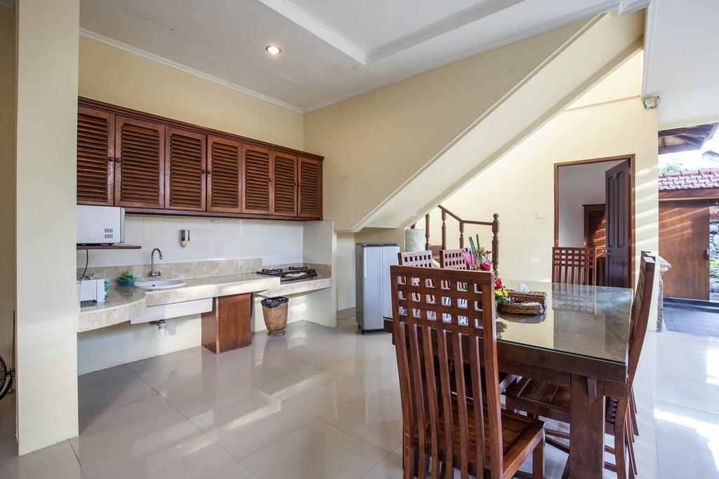 Putri Bali Seminyak (Bali)