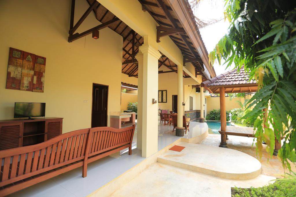 Putri Bali Seminyak (Bali)