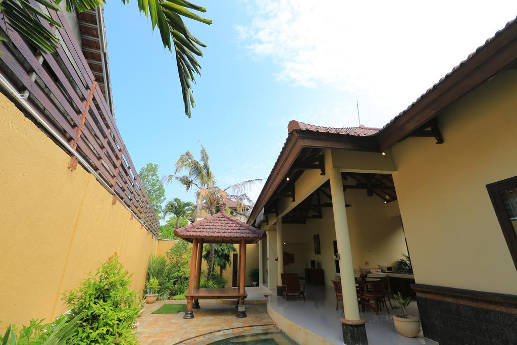 Putri Bali Seminyak (Bali)